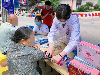 拒绝冷漠 传递温暖|迎接6.25世界白癜风日,贵州白癜风皮肤病医院爱心义诊顺利开展